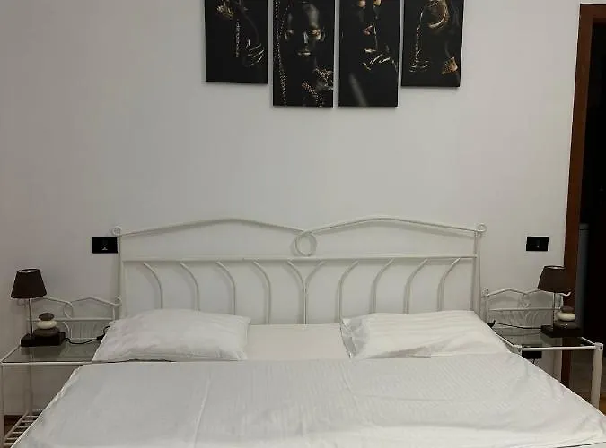 アパート Casa Mendeleev ブカレスト